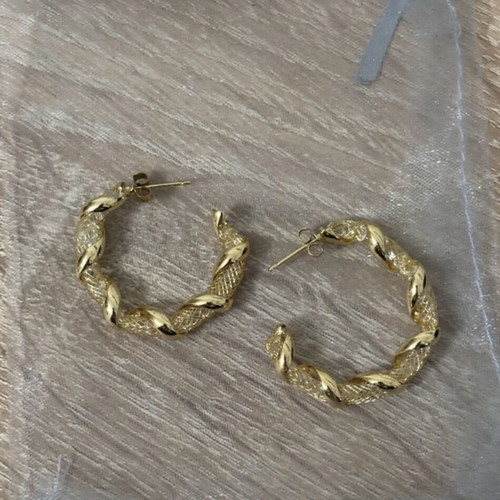 Gold earrings like new