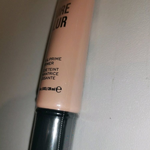 Primer for pores Make Up Revolution new