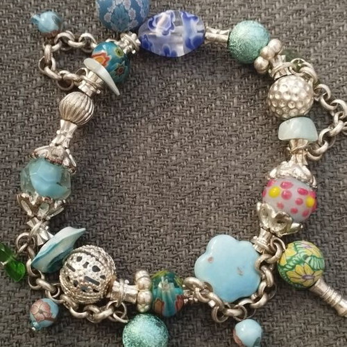 Vintage bracelet with colorful Murano-style glass beads, like new