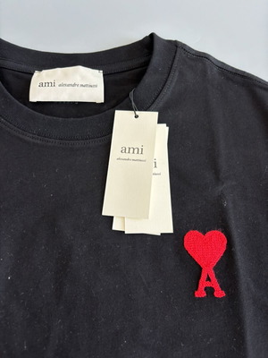 Ami black tee, medium