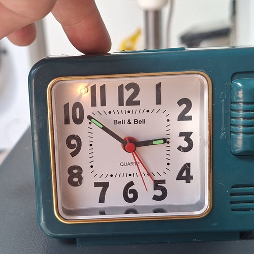 Analog table clock alarm clock like new
