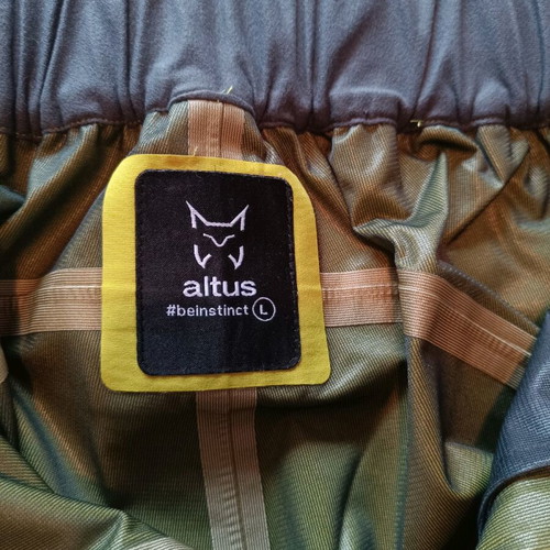 Altus men's ski pants new with membrane and knee reinforcement size Large