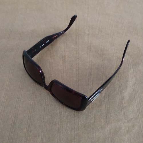 Genny sunglasses like new, brown with case