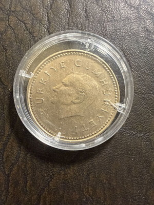 Turkey collectible coin with Atatürk profile, new