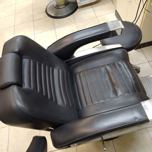 Hair Salon Equipment Set with Chairs and Tables