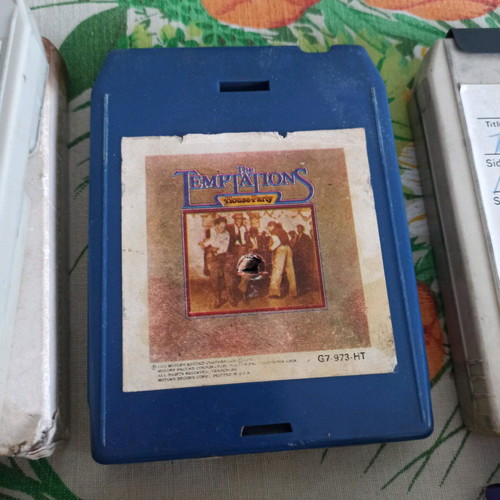 8 track cassettes used, pack of 6 with laika, classical and rock music