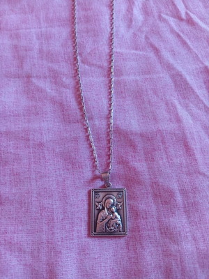 Silver pendant necklace
