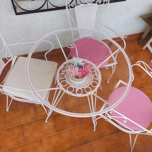 Fer forgé garden set used, table and 3 chairs