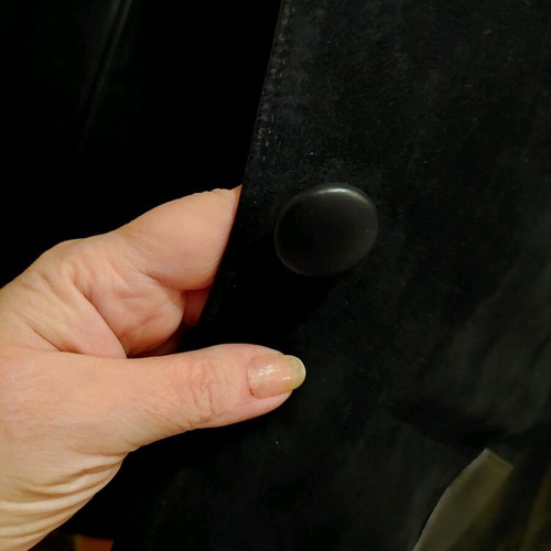 Collectible leather coat with detachable natural fox fur like new, black