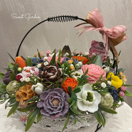 Basket with aromatic soap flowers new