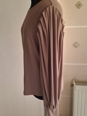 Badgley Mischka blouse new, dark beige with ruffled sleeves