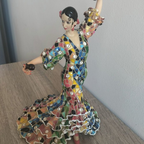 Flamenco dancer figurine hand-painted, like new, Barcino style