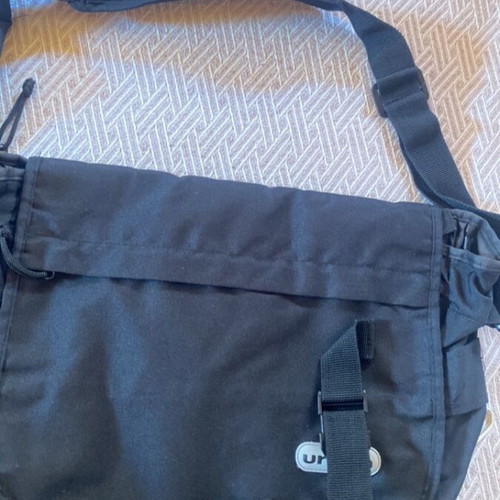 Urban black messenger bag like new, crossbody style
