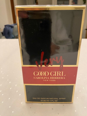 Very Good Girl Carolina Herrera Eau de Parfum 30 ml new