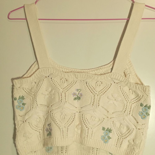 Knitted top Stradivarius cream with embroidered flowers, like new