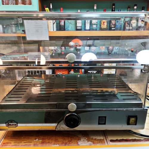 Sirman heated display case like new, tabletop with 2 levels