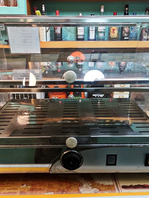 Sirman heated display case like new, tabletop with 2 levels