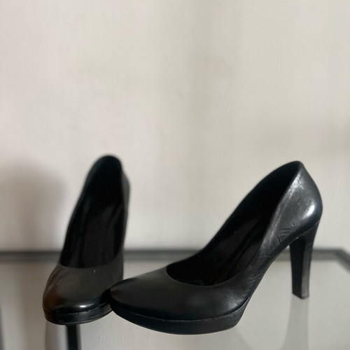 Black leather heels used, size 37
