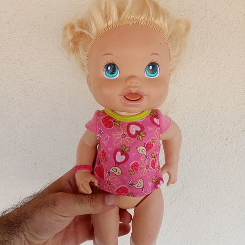 Hasbro Baby Alive 2011 doll used, functional