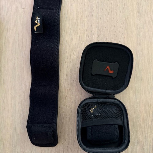 Enode Pro (v max pro) like new with case and barbell and hip straps