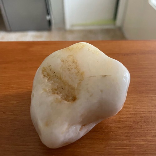 White quartz with natural spots new
