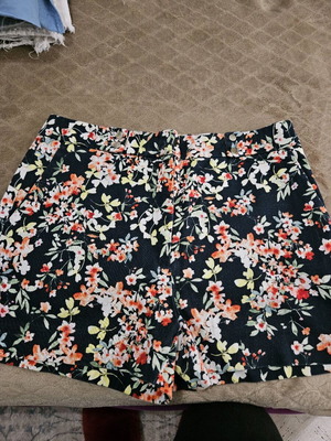 Zara shorts like new with floral pattern dark blue size M