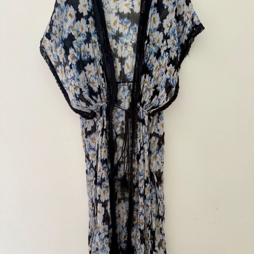 Zara sheer floral kimono used, size L