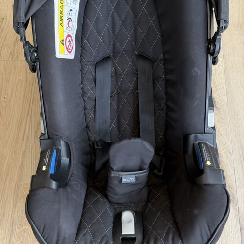 Doona Car Seat & Stroller i-Size with Isofix used, Nitro Black with Isofix Base