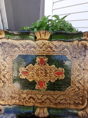 Vintage decorative tray used with Florentine style and embossed design