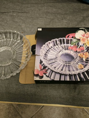 Serving bowl for nuts new