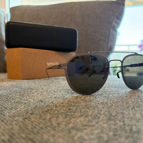 Mykita NO1 Harris shiny graphite/molegr Rawgreen solid sunglasses like new