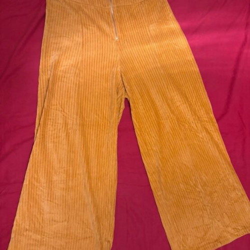Corduroy pants used mustard yellow size Large Pull & Bear