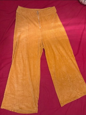 Corduroy pants used mustard yellow size Large Pull & Bear
