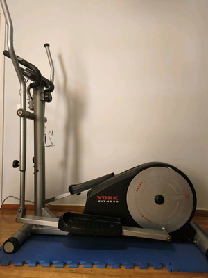 York Fitness X520 elliptical machine
