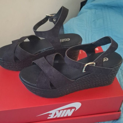 Estil platform sandals size 38 like new, black