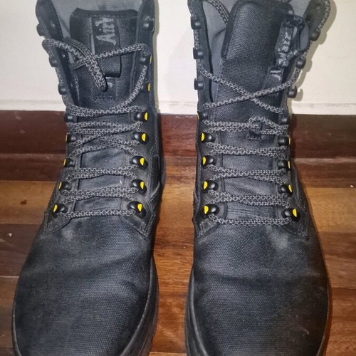 Dr. Martens Iowa boots size 45 like new, black