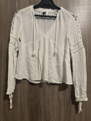 White blouse with lace details XS used
