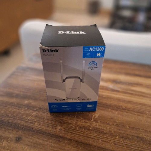 D-Link WiFi Extender like new for network extension