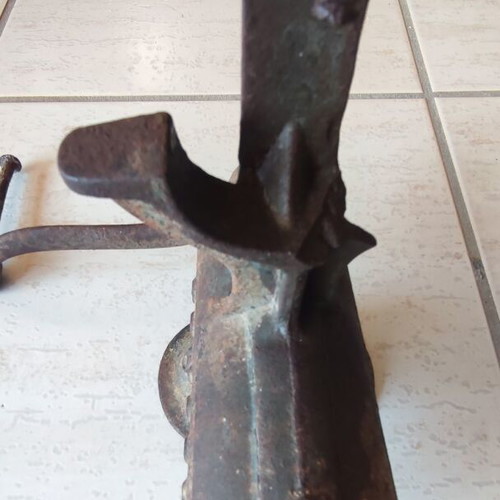 Meat grinder vintage used, broken side