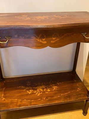 Χειροποίητη κονσόλα με μαρκετερί ανακαινισμένη από μασίφ ξύλο