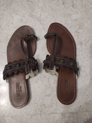 Moschino slippers used, brown, size 38