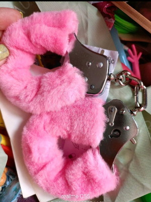 Handcuffs with fur new