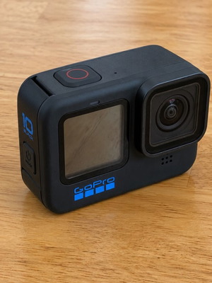 GoPro Hero Black 10 like new with 2 batteries