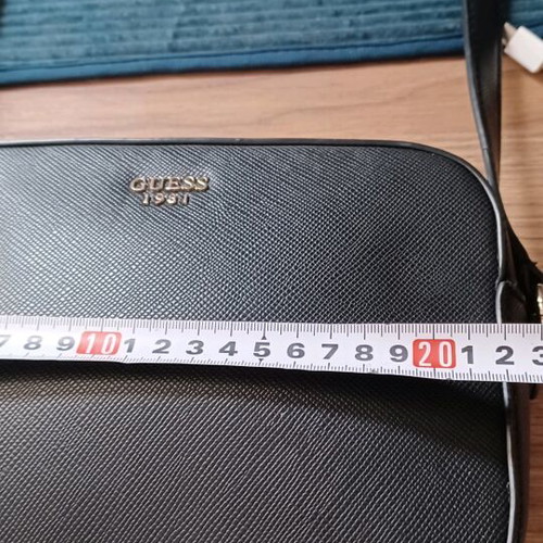 Guess τσάντα χιαστί μαύρη καινούργια