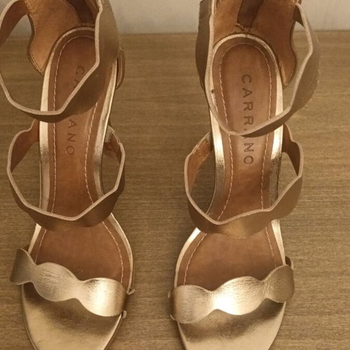 Carrano high sandals like new, gold with zipper, size 38