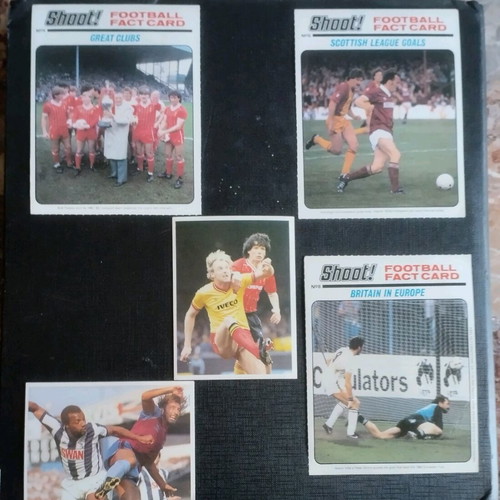 English football cards like new, collectible set of 5