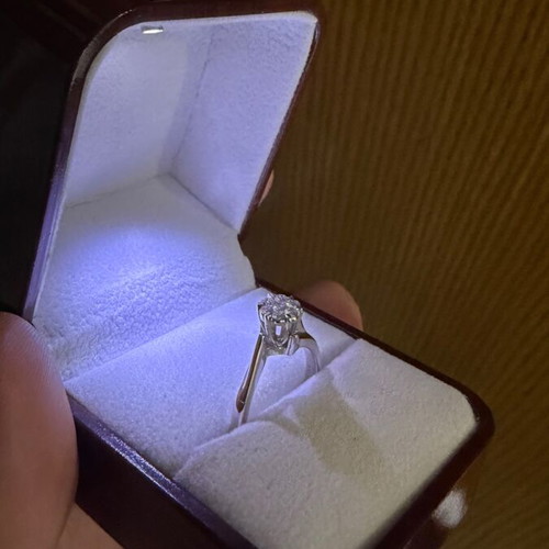 Women's ring new with original wooden box and certificate