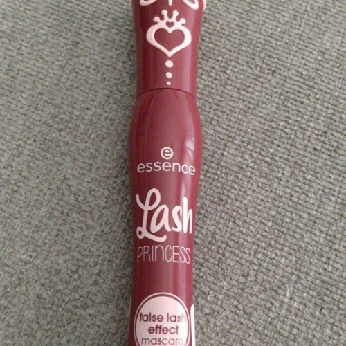 Essence Lash Princess mascara burgundy like new