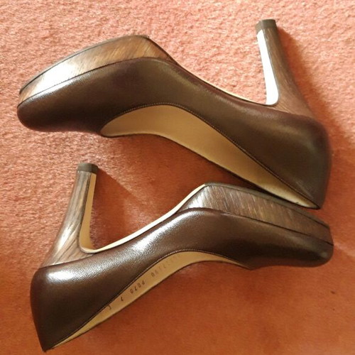 Salvatore Ferragamo brown pumps new, size 37
