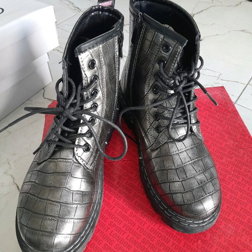 Boots new, size 38